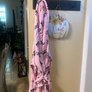 New juicy couture robe! Comes from a smoke free pet free home!